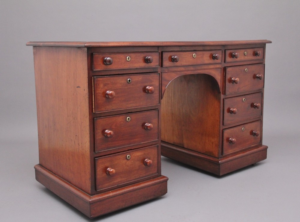 19th Century mahogany desk View IV