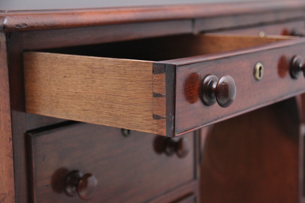 19th Century mahogany desk View VI