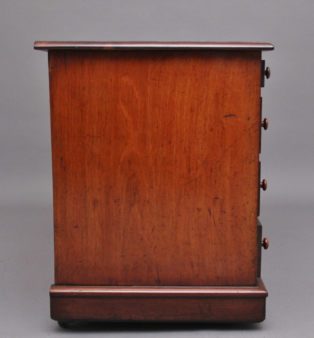 19th Century mahogany desk View VII