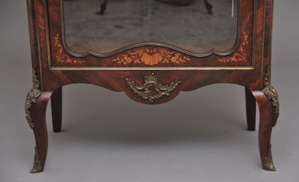 19th Century French Kingwood display cabinet View XIII