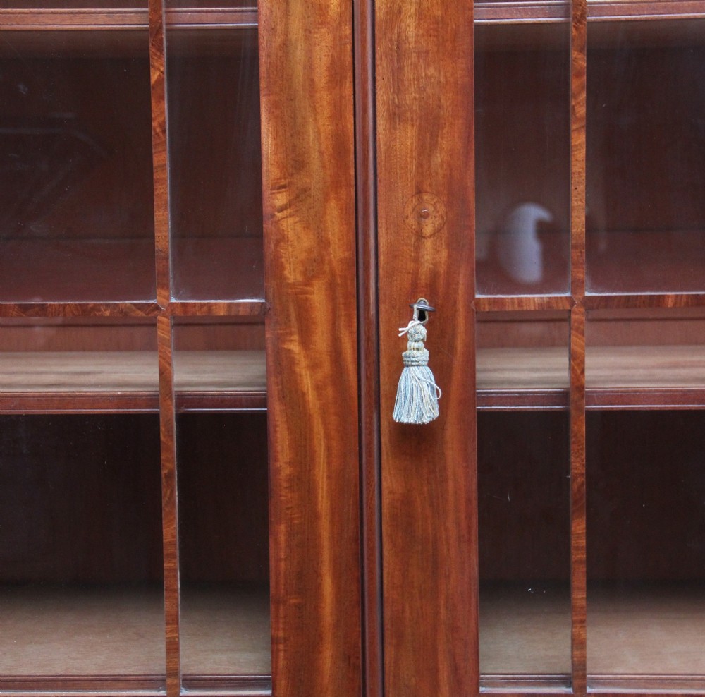 Superb quality 19th Century mahogany breakfront bookcase View VII