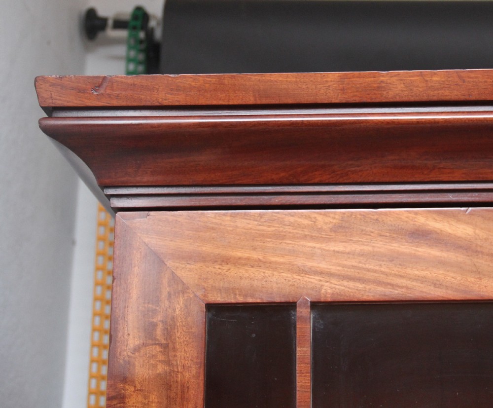 Superb quality 19th Century mahogany breakfront bookcase View X
