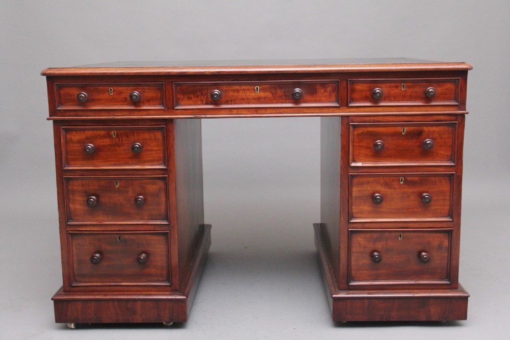Early 19th Century mahogany pedestal desk