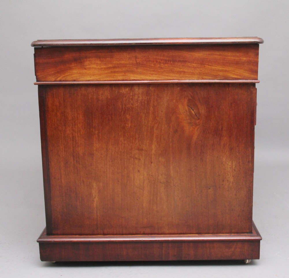 Early 19th Century mahogany pedestal desk View V