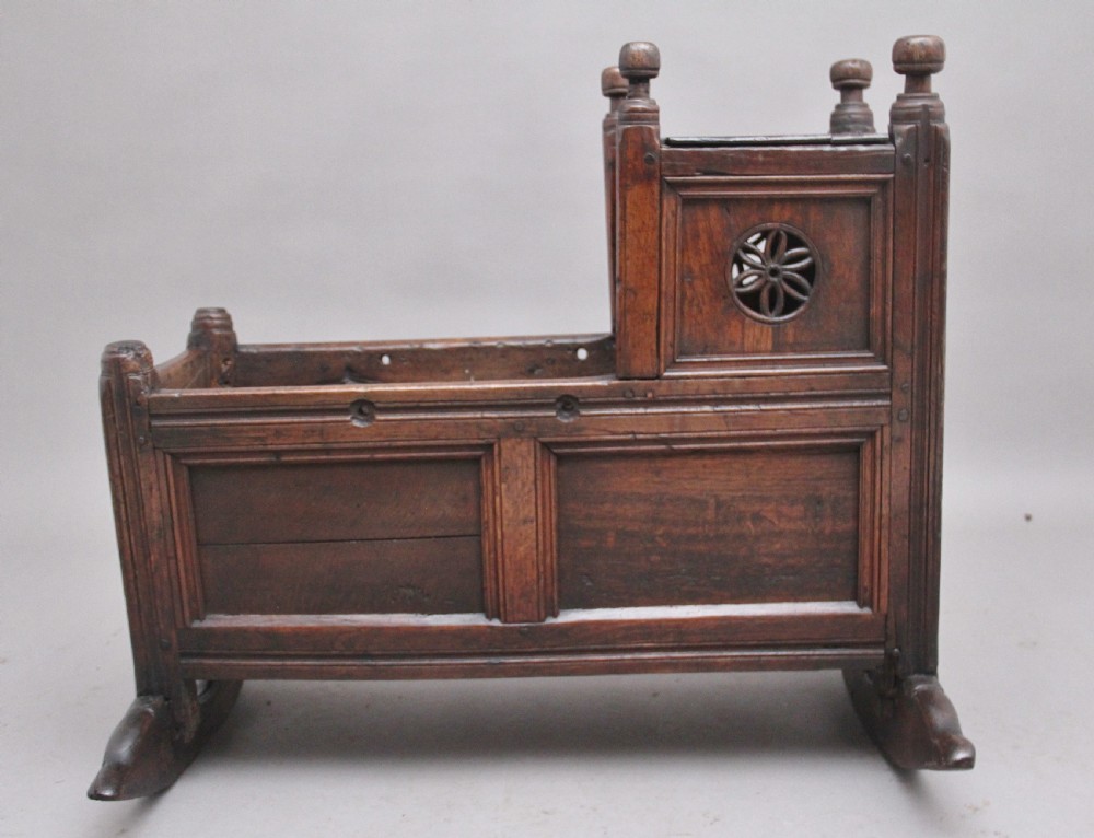 17th Century oak cradle  View VI