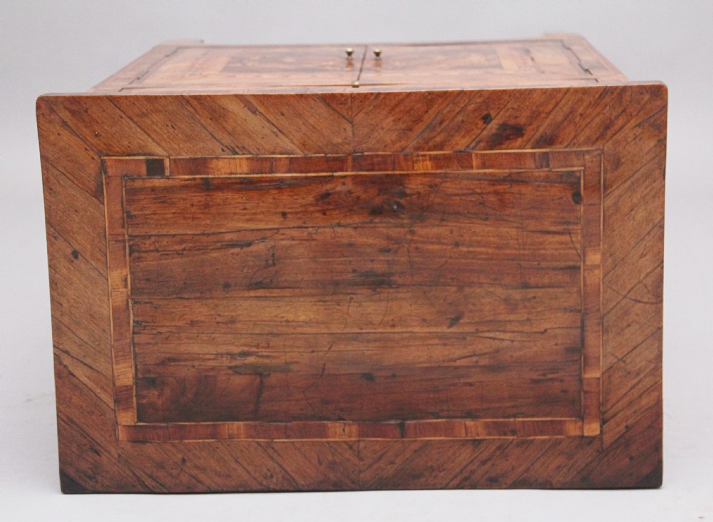 18th Century Italian Kingwood cabinet View XI