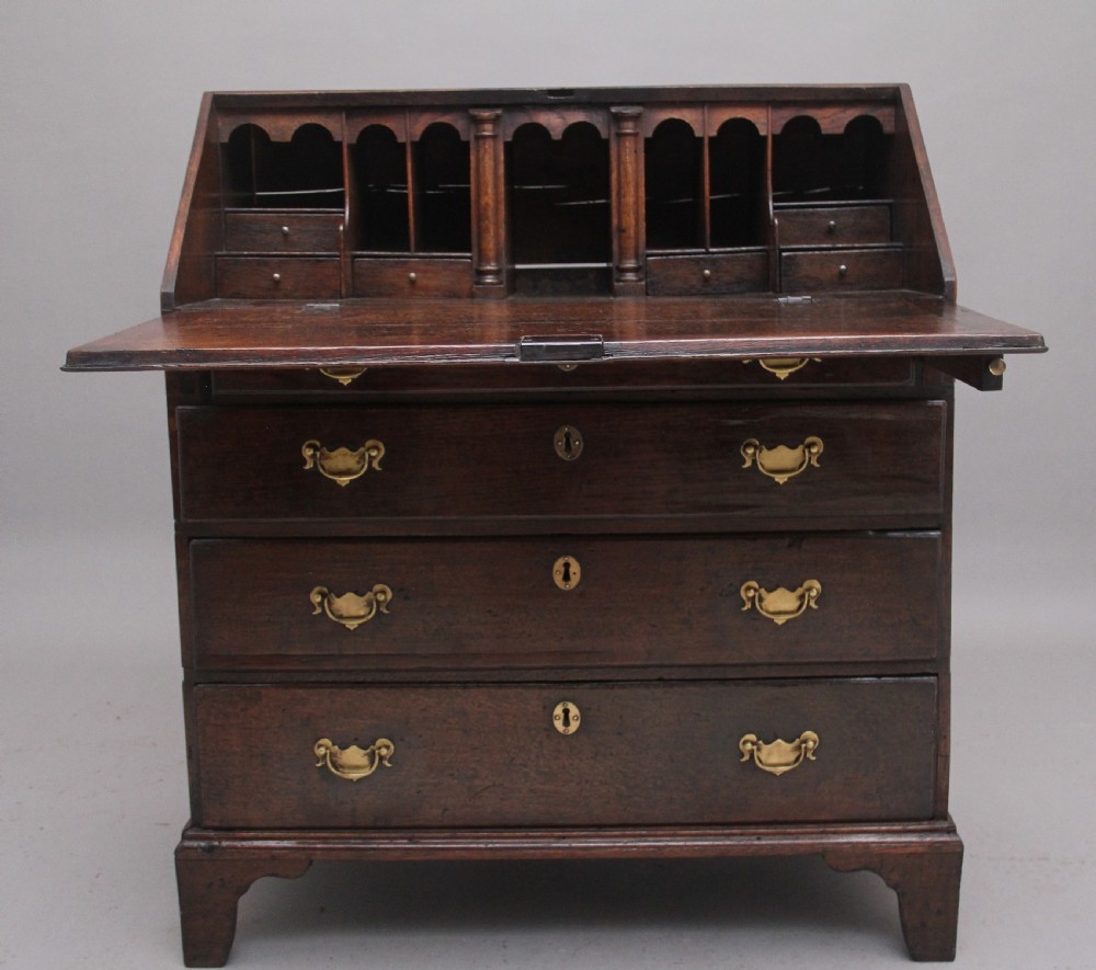Early 18th Century oak bureau View II