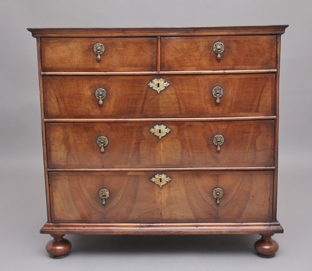 18th Century walnut chest of drawers