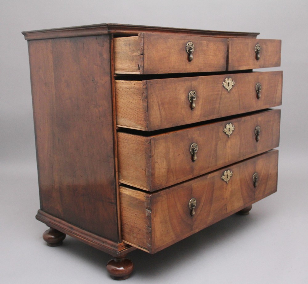18th Century walnut chest of drawers View IV
