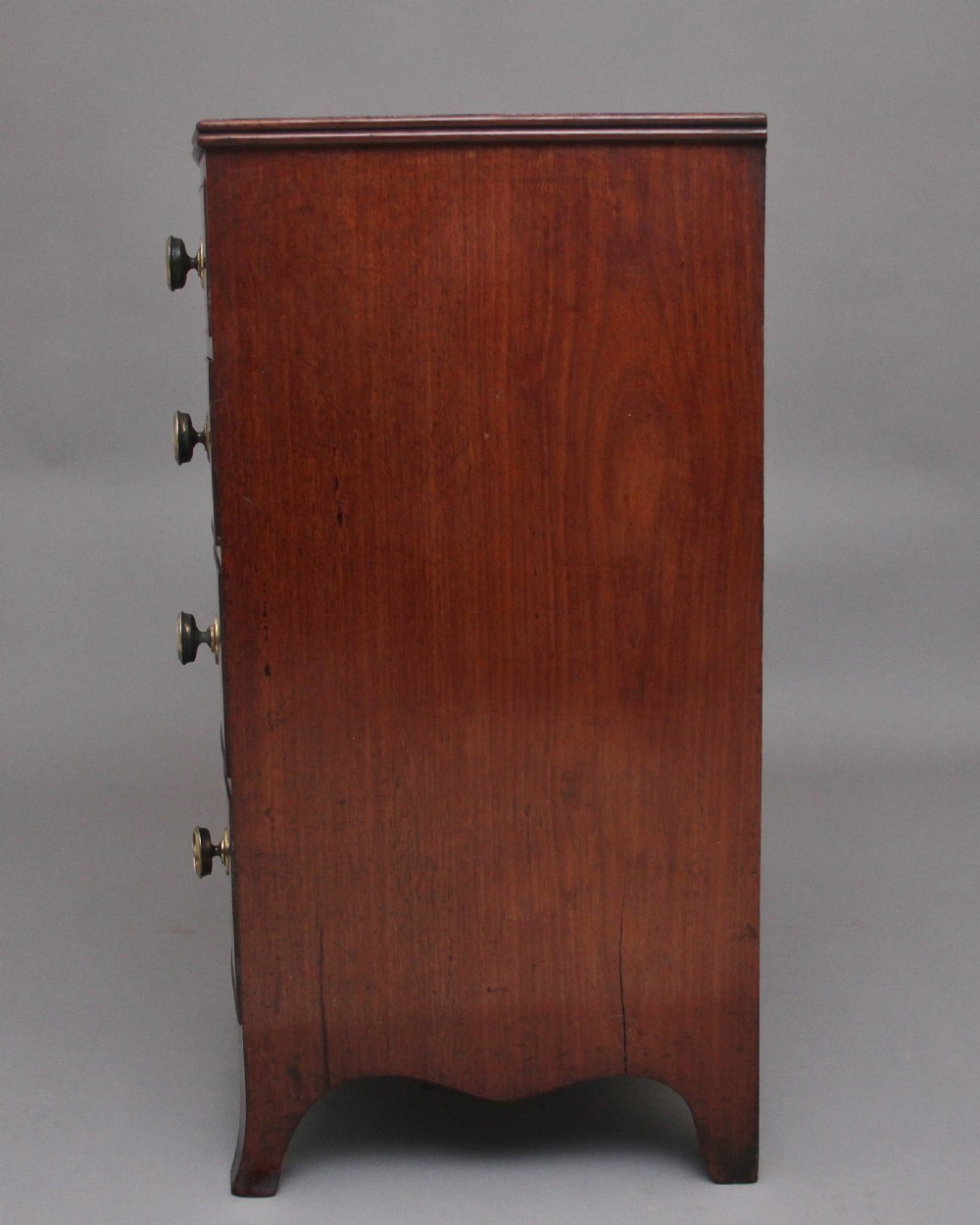 Early 19th Century mahogany bowfront chest of drawers View IV