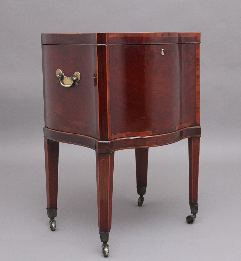 Early 19th Century antique mahogany cellarette 