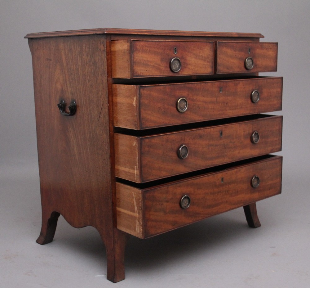 Early 19th Century antique mahogany chest of drawers View III