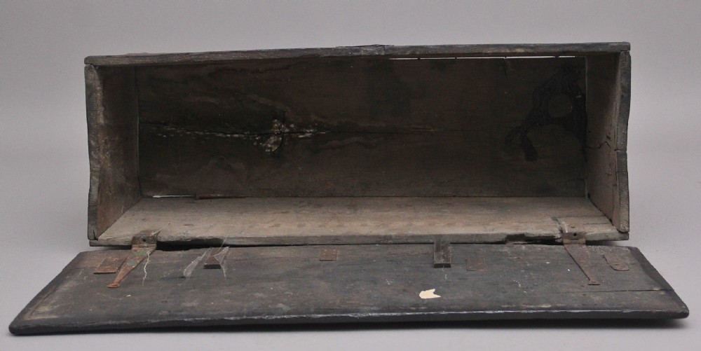 17th Century antique oak coffer View VII