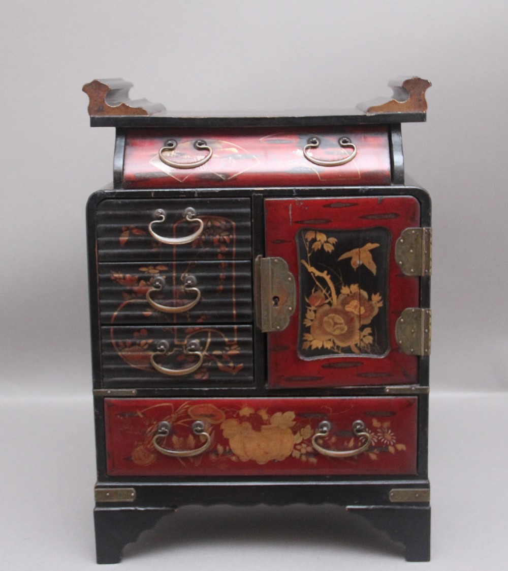 19th Century Japanese lacquered table cabinet from the Meiji period View II