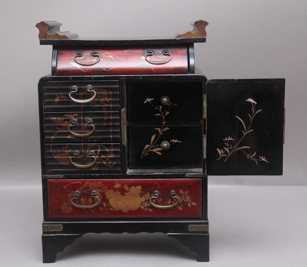 19th Century Japanese lacquered table cabinet from the Meiji period View III