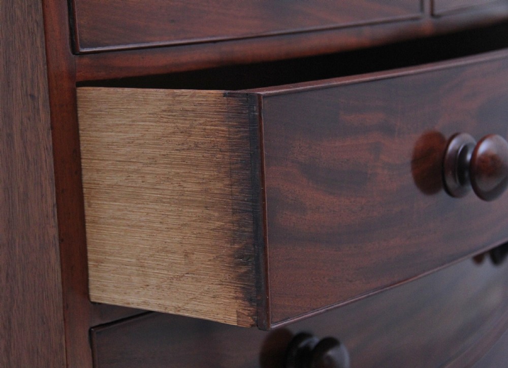 19th Century mahogany chest of drawers from the Regency period View IX