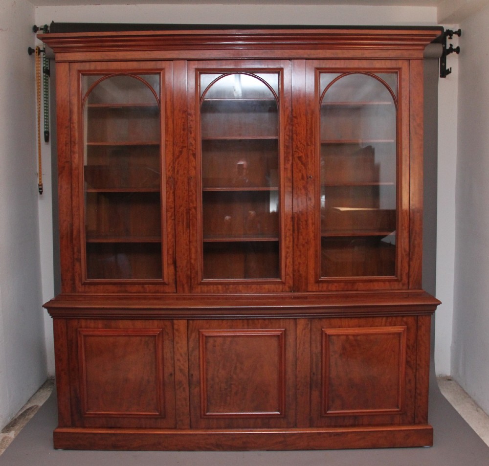 19th Century mahogany bookcase with a superb figured mahogany