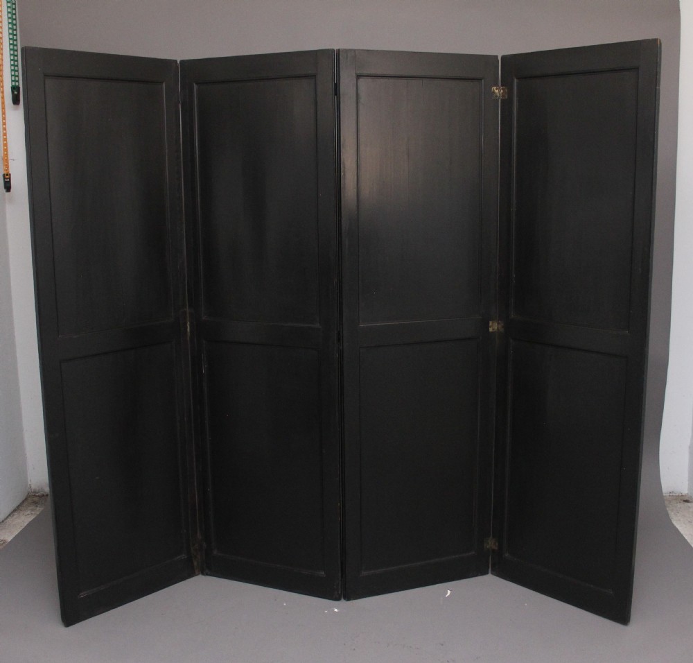 19th Century Chinoiserie and black lacquered four panel screen View VI