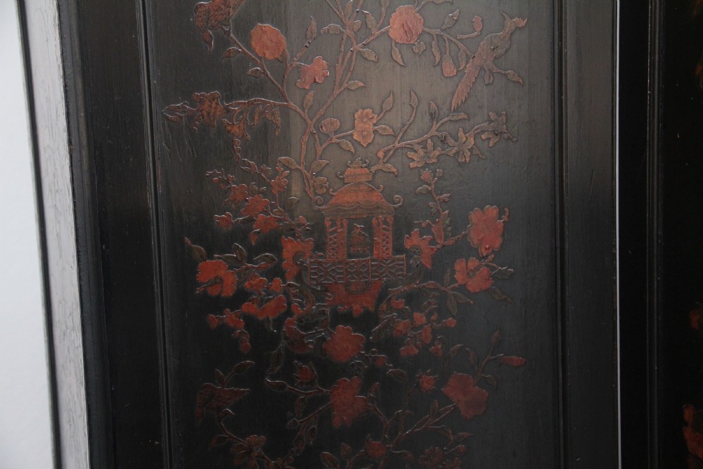 19th Century Chinoiserie and black lacquered four panel screen View XI