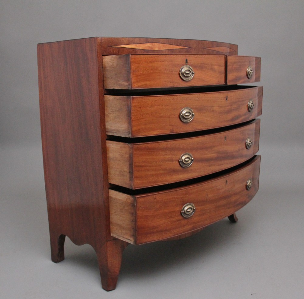 Early 19th Century antique mahogany chest of drawers View IV