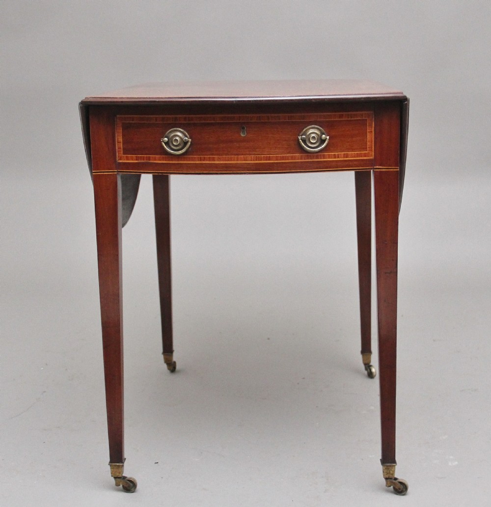 18th Century mahogany Pembroke table View III