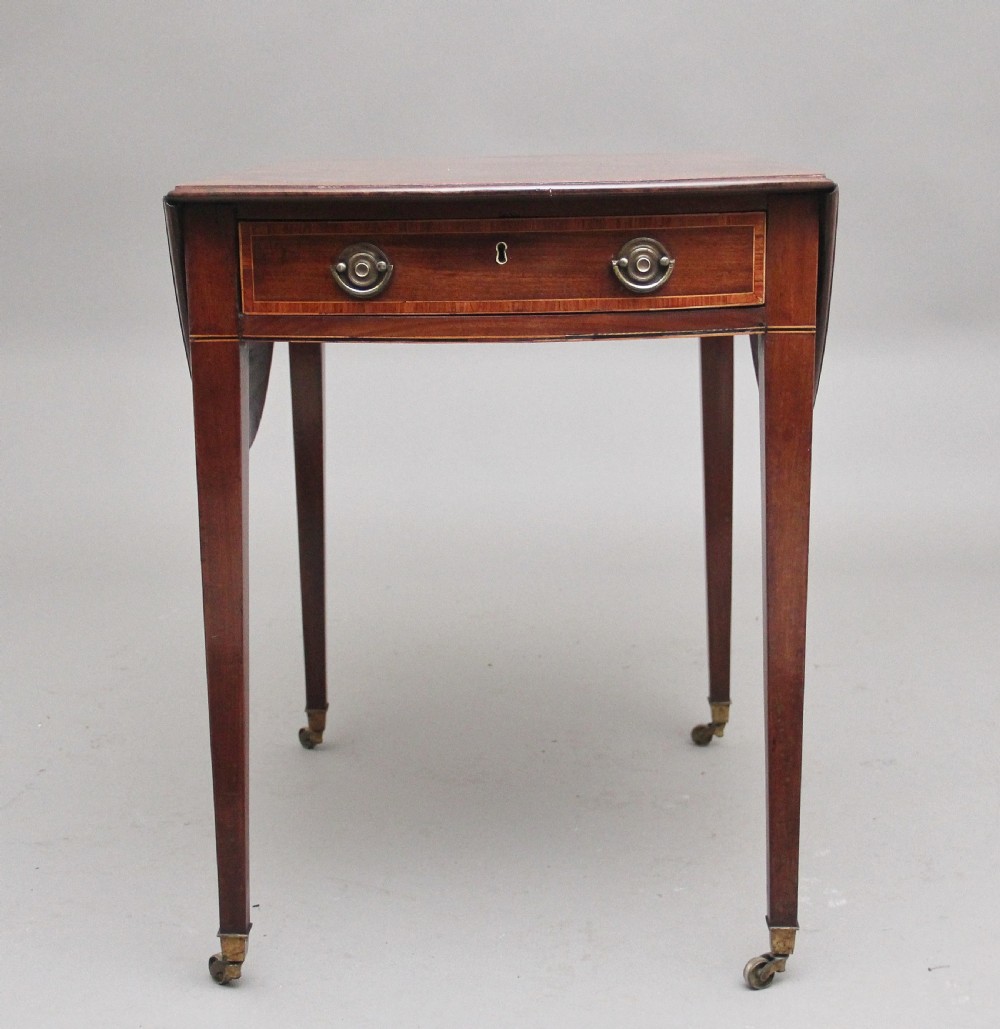18th Century mahogany Pembroke table View V