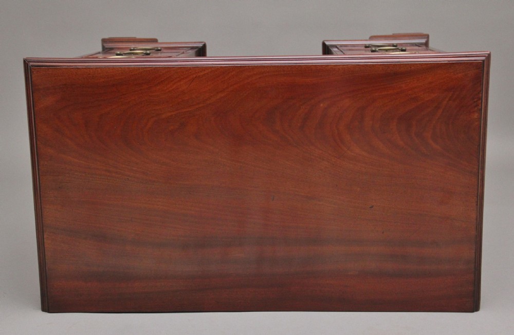 18th Century antique mahogany kneehole desk View XII