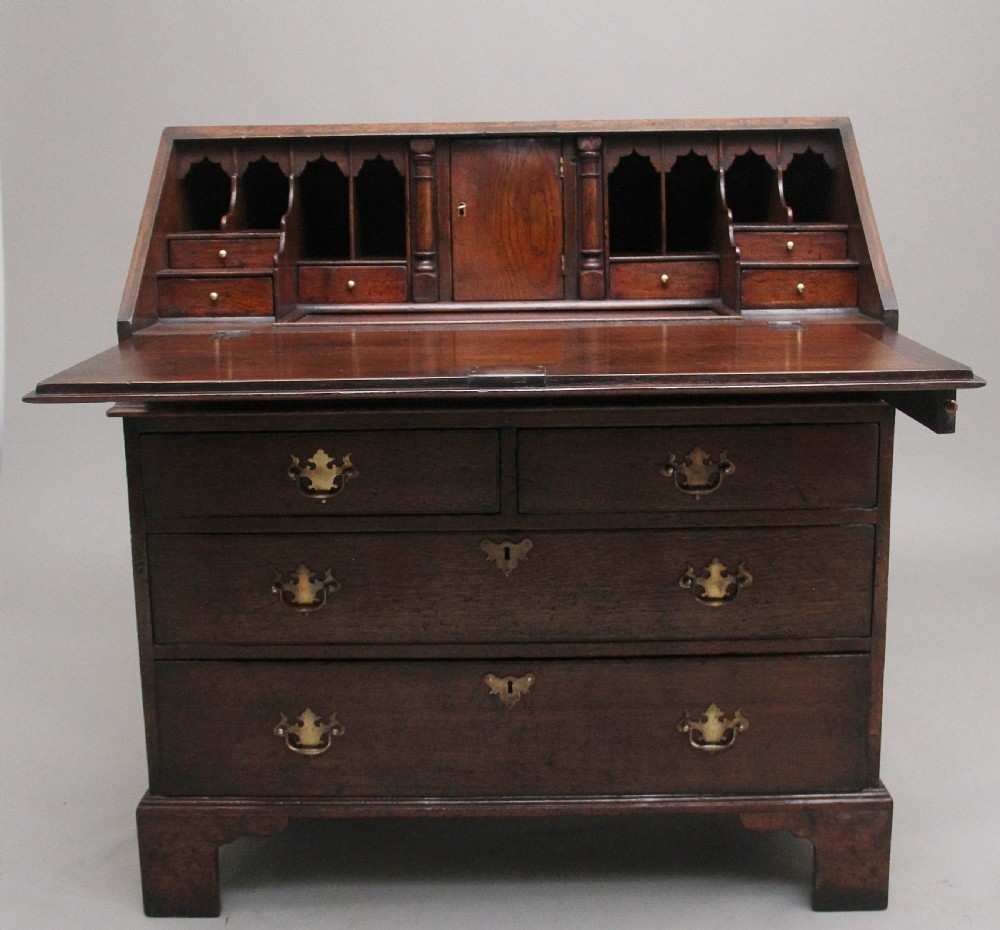 Early 20th Century oak bureau in the Georgian style View IV