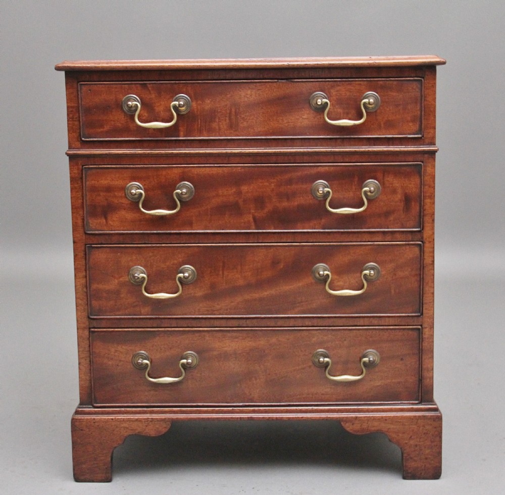 Mid 19th Century mahogany bedside chest of drawers