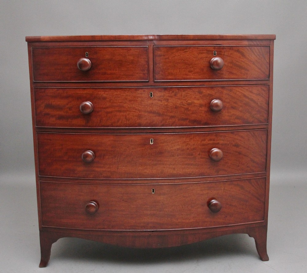 Early 19th Century mahogany bowfront chest of drawers