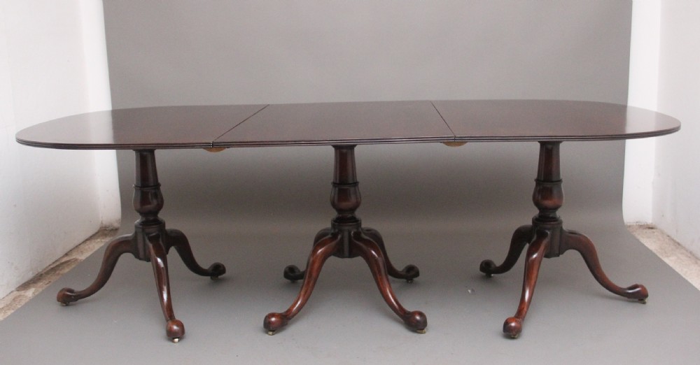 Early 20th Century mahogany three pedestal dining table View III