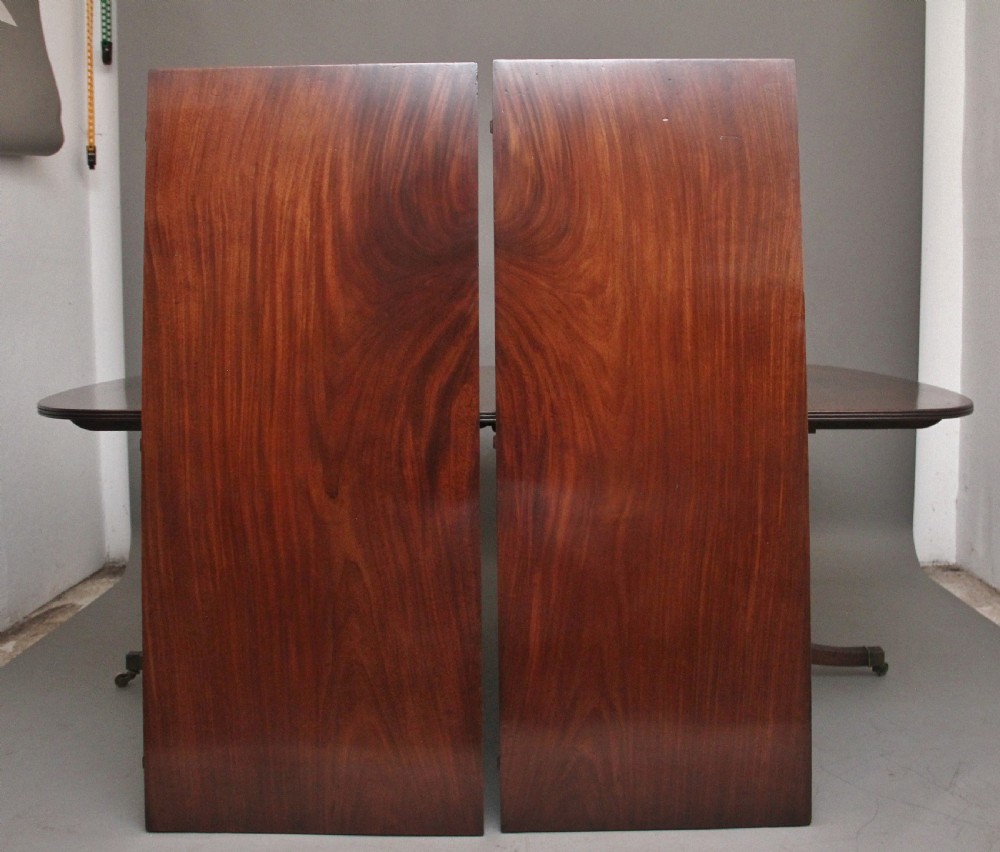 Wonderfully figured early 20th Century mahogany dining table View II