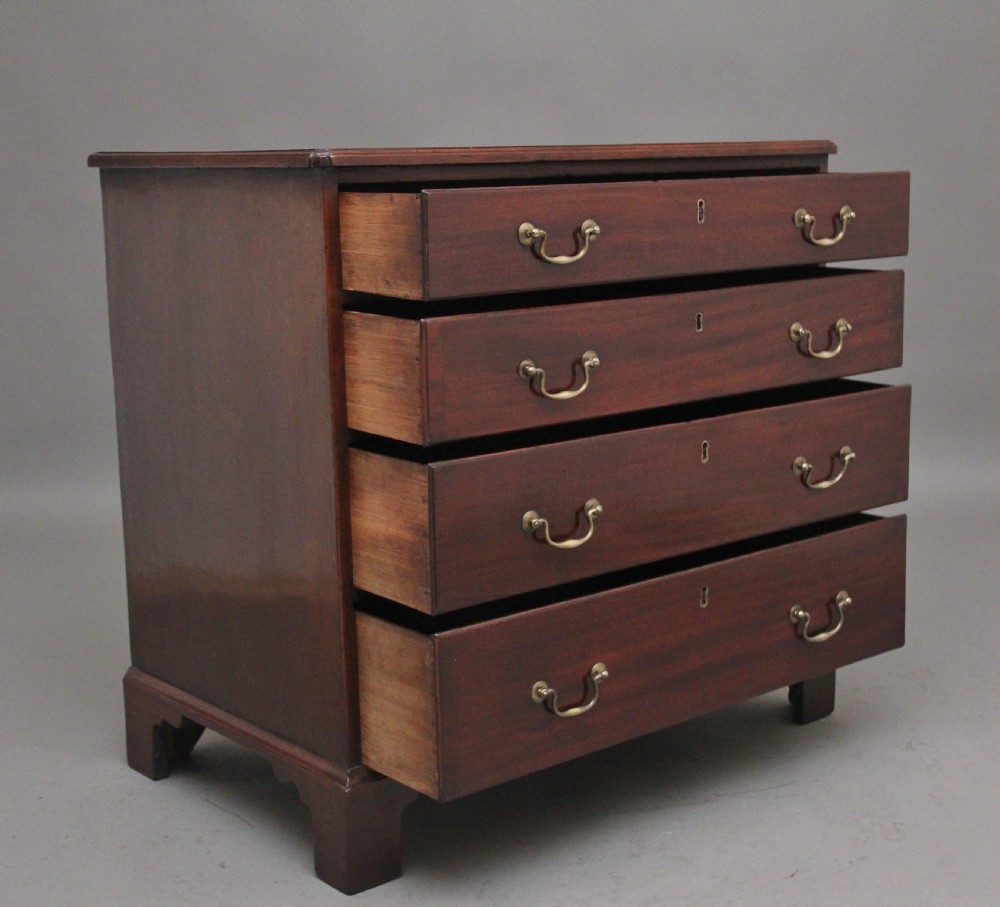 18th Century mahogany chest of drawers View III