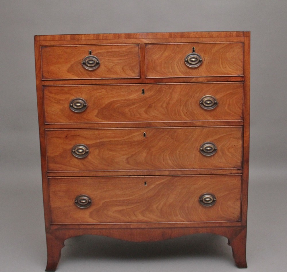 A lovely quality early 19th Century mahogany chest