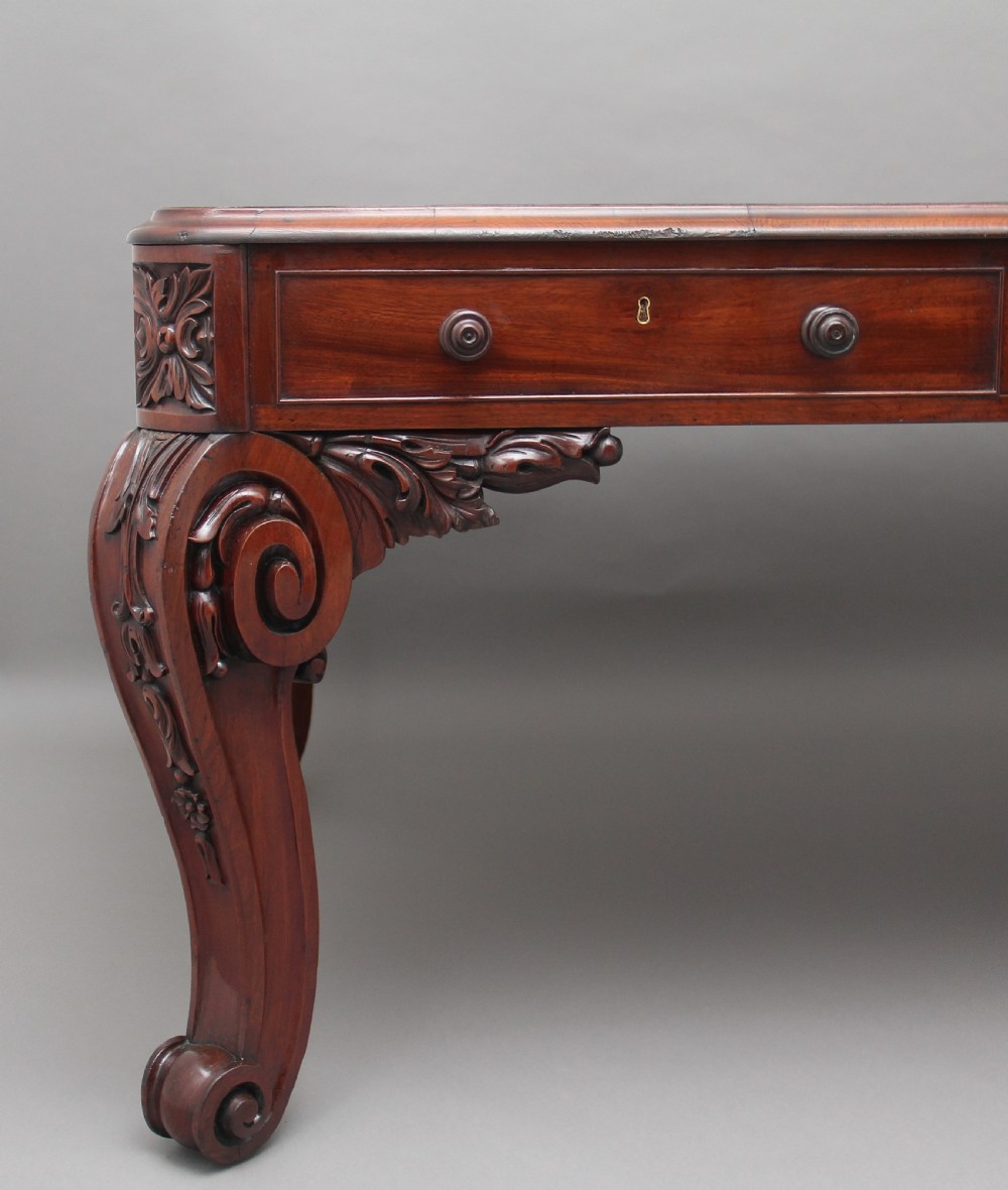 Superb quality large 19th Century mahogany desk View XI