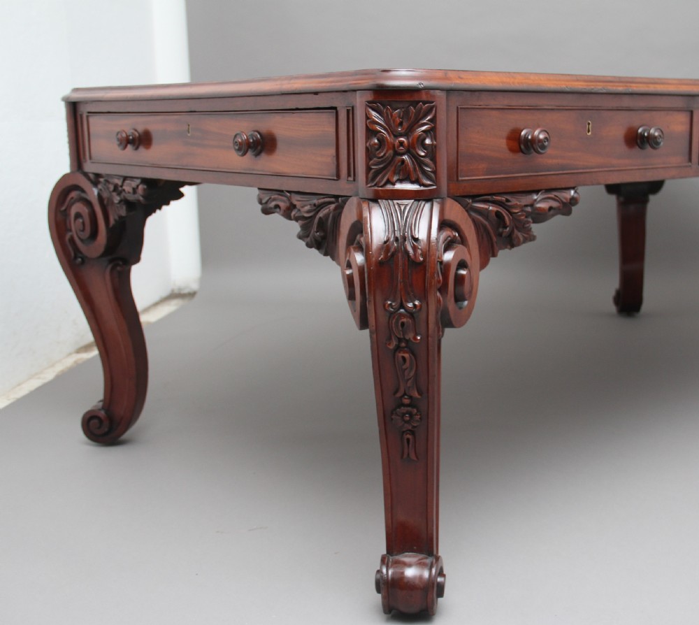 Superb quality large 19th Century mahogany desk View XVIII