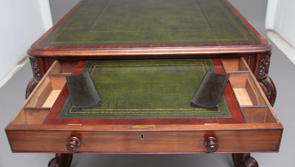 Superb quality large 19th Century mahogany desk View XXI