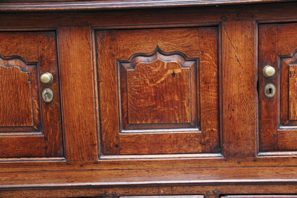 A fabulous quality 18th Century oak tridarn View VI