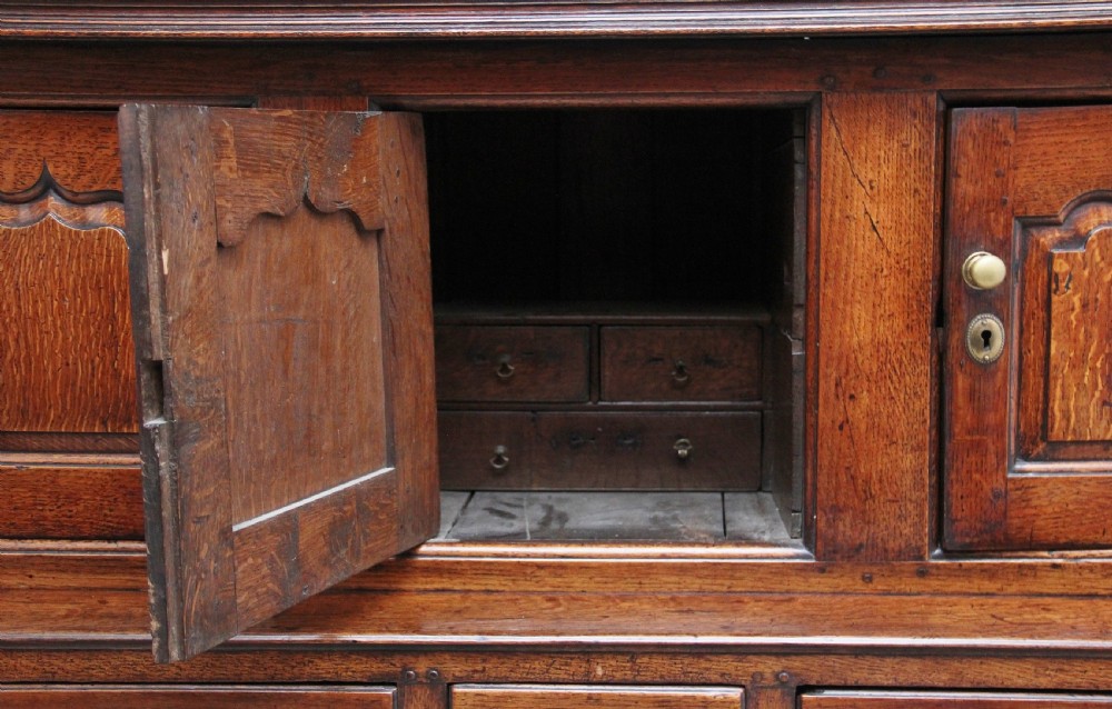 A fabulous quality 18th Century oak tridarn View VII