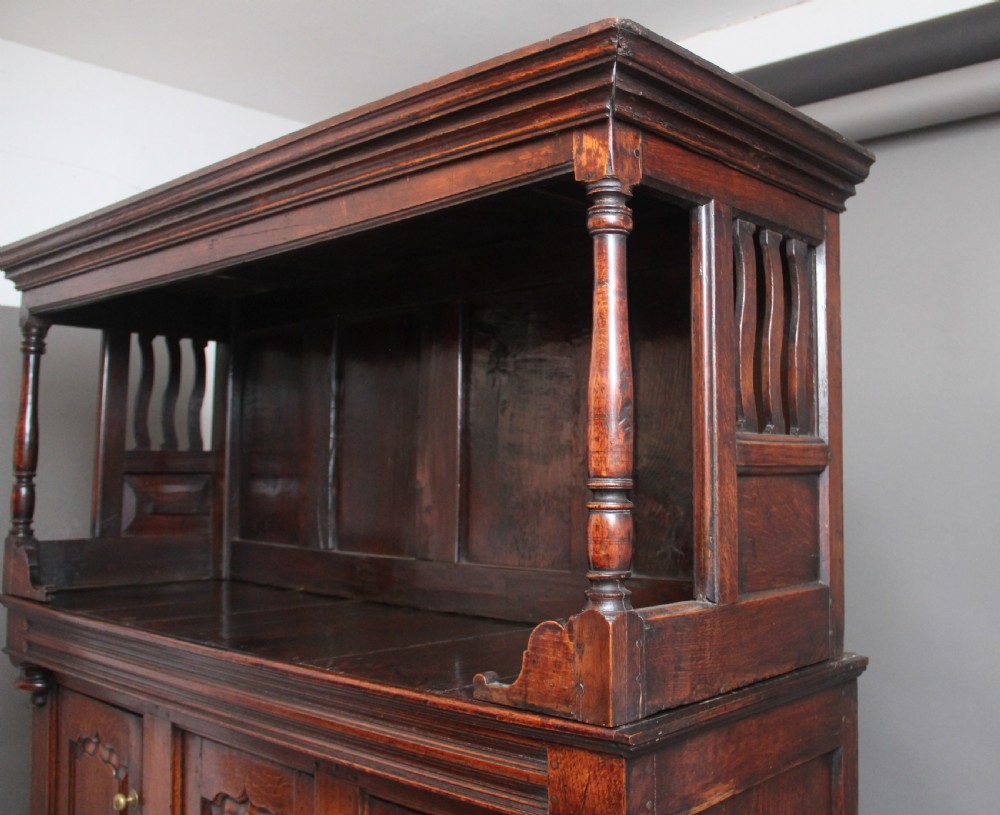 A fabulous quality 18th Century oak tridarn View XI