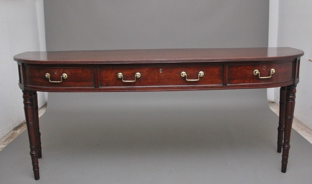 Mid 19th Century mahogany serving table View III