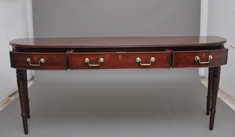 Mid 19th Century mahogany serving table View IV