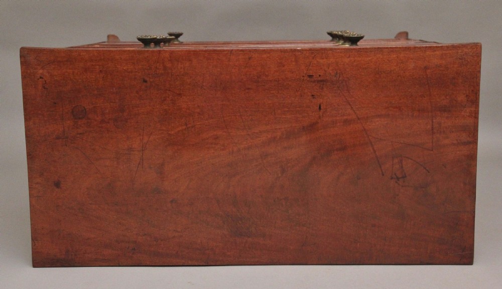 Early 19th Century mahogany chest of drawers View IV