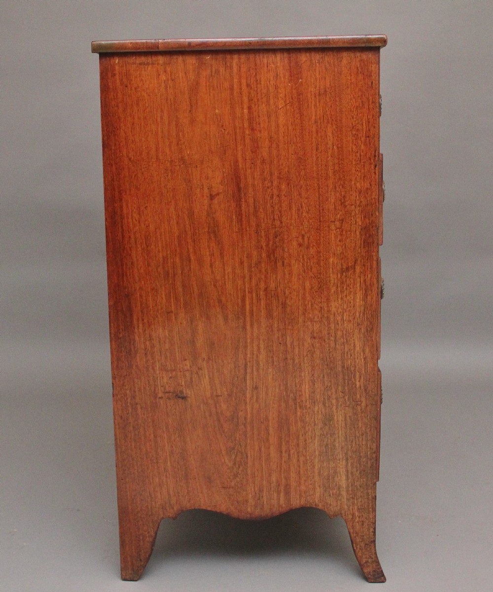 Early 19th Century mahogany chest of drawers View V