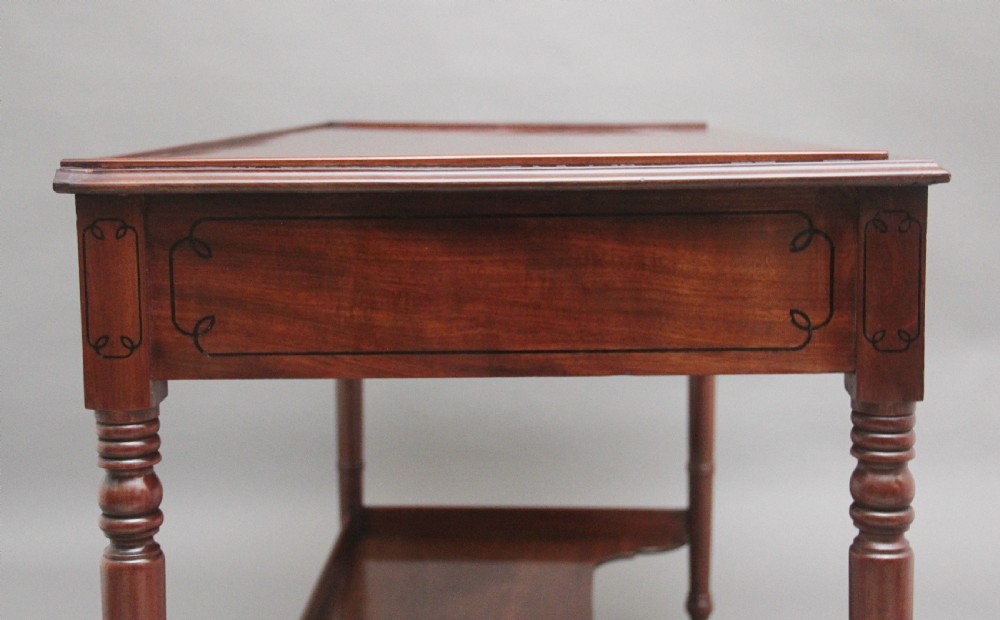 Early 19th Century Regency mahogany serving table View VIII