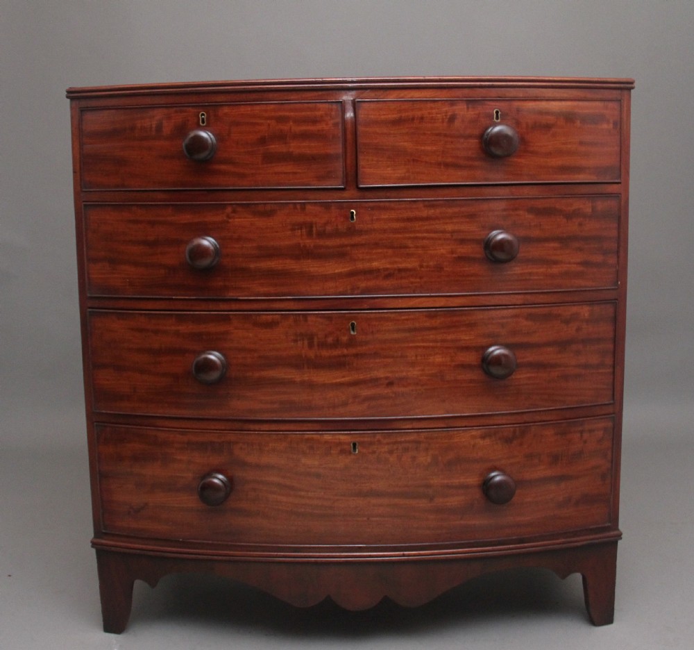 Early 19th Century mahogany bowfront chest of drawers