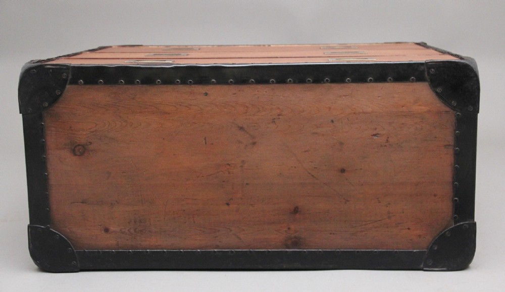 Early 20th Century Anglo-Indian camphor wood campaign chest View VIII