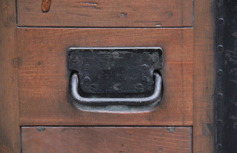 Early 20th Century Anglo-Indian camphor wood campaign chest View X