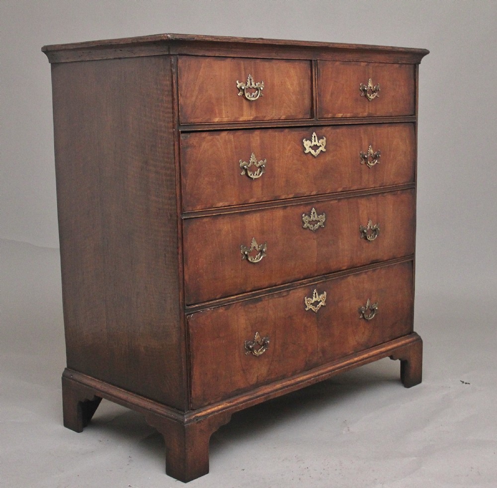 18th Century walnut chest of drawers View IV