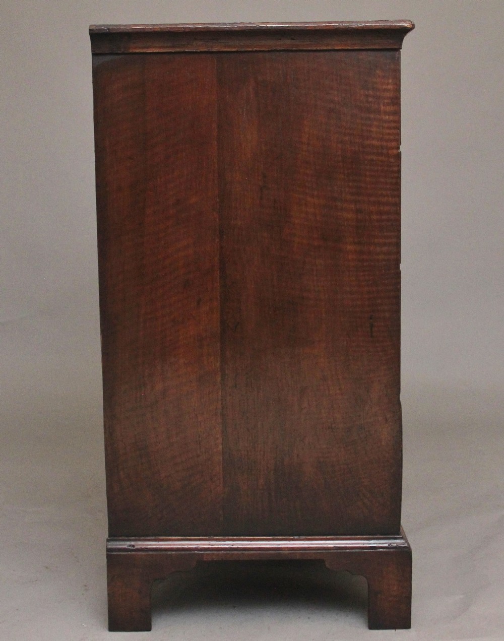 18th Century walnut chest of drawers View VI